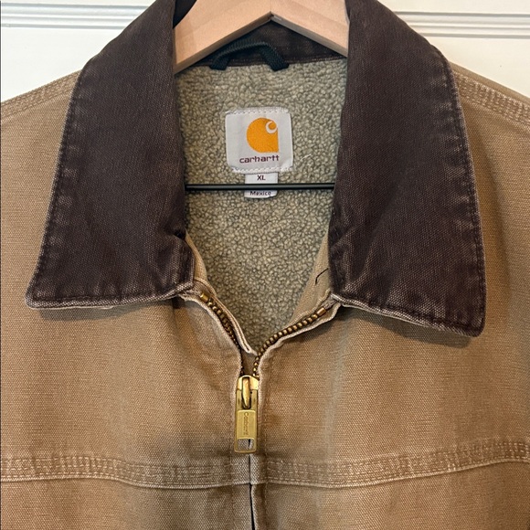 Vintage Carhartt Men's Tan Field Jacket - Picture 2 of 5